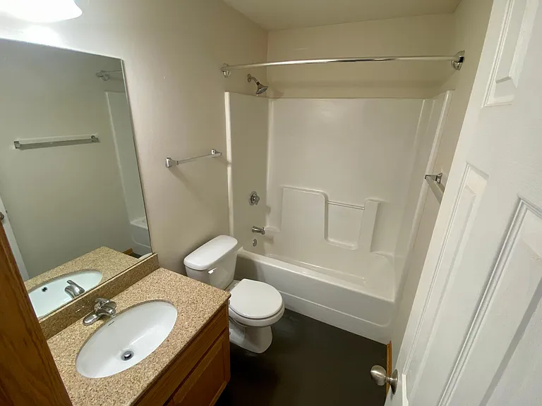 8605 Dunrovin Rd — Photo 18