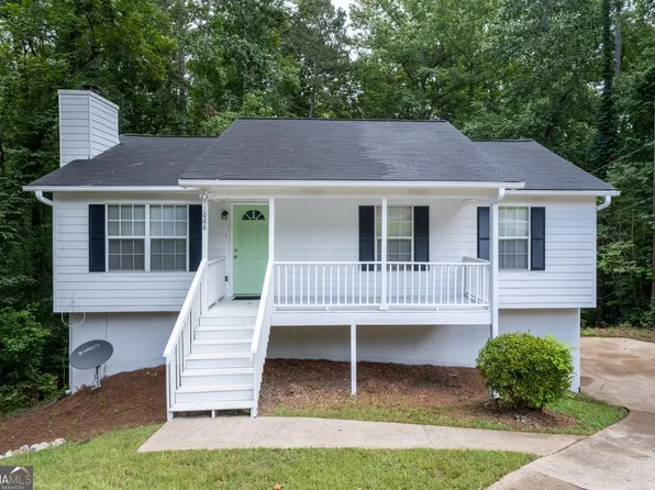 1668 Independence Dr, Douglasville, GA 30134