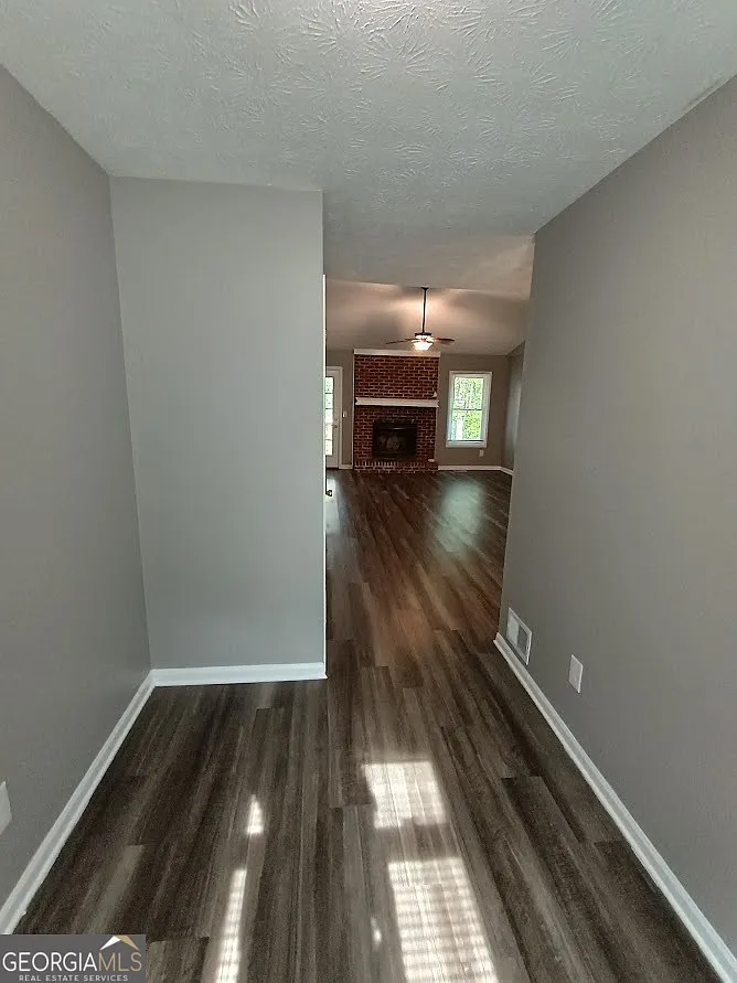 Building Photo - 697 Pepperwood Trl