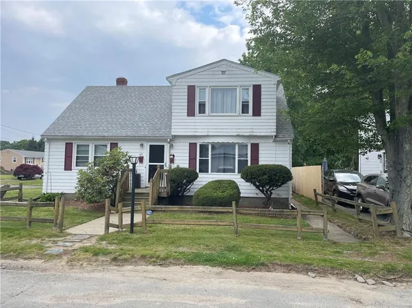63-65 Ivan Ave E, Riverside, RI 02915