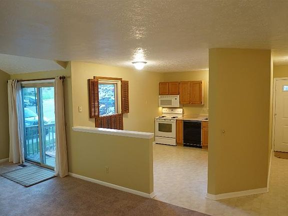 4th image of 4938 Columbia Cir #27-131