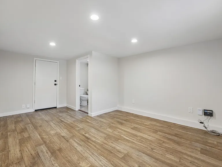 543 Liberty St — Photo 38