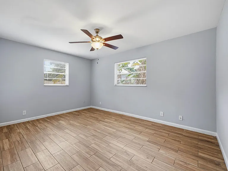 3561 Oberon Ave — Photo 18