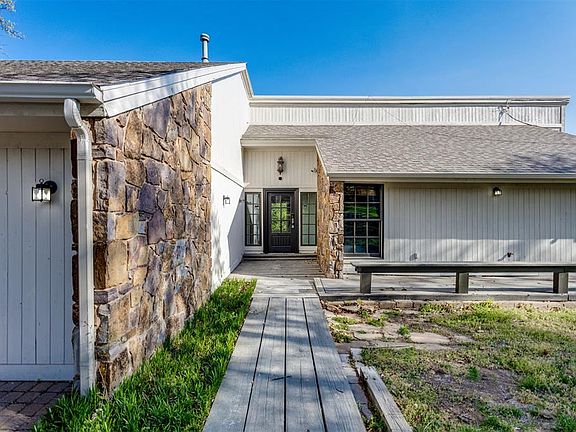 4th image of 2213 Tredington Way