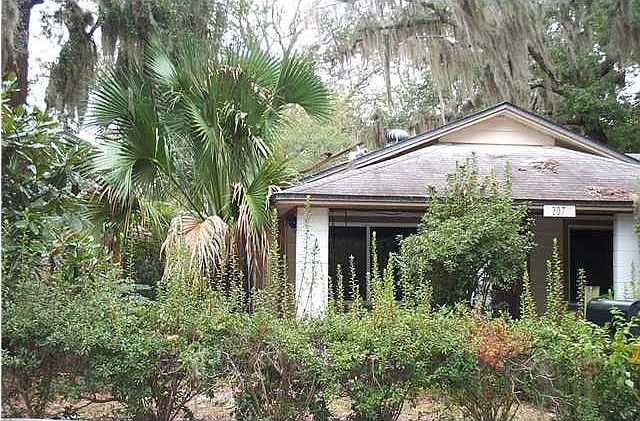 2nd image of 207 Church Ave