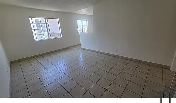 9553 Compton Ave #3