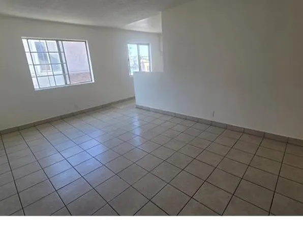 9553 Compton Ave Suite 3, Los Angeles, CA 90002