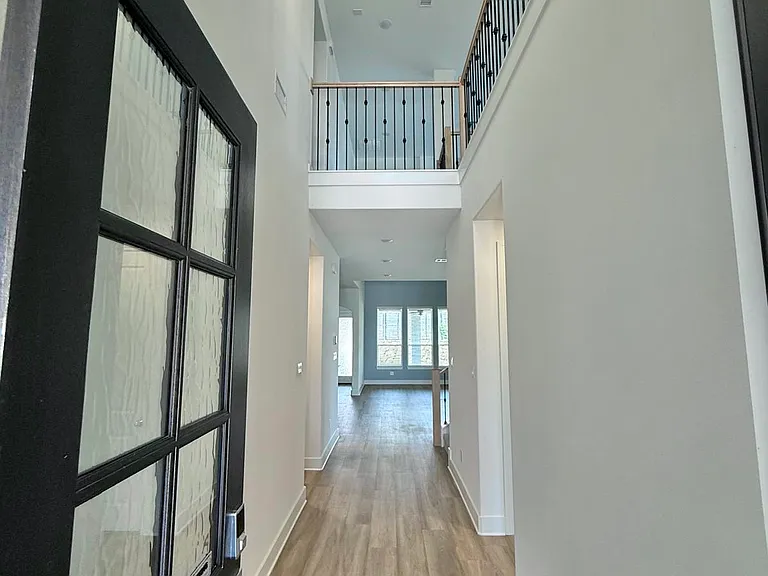 1712 Homestead Way — Photo 3