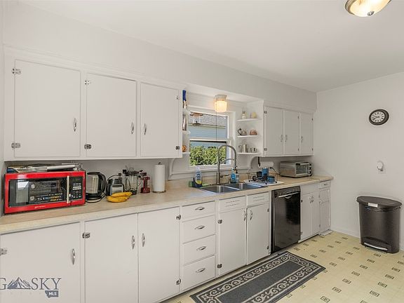 3rd image of 98 N Quaw Blvd