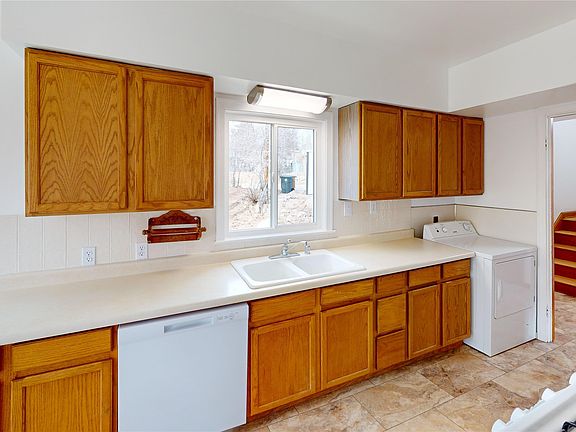 4th image of 3823 Villa St APT B
