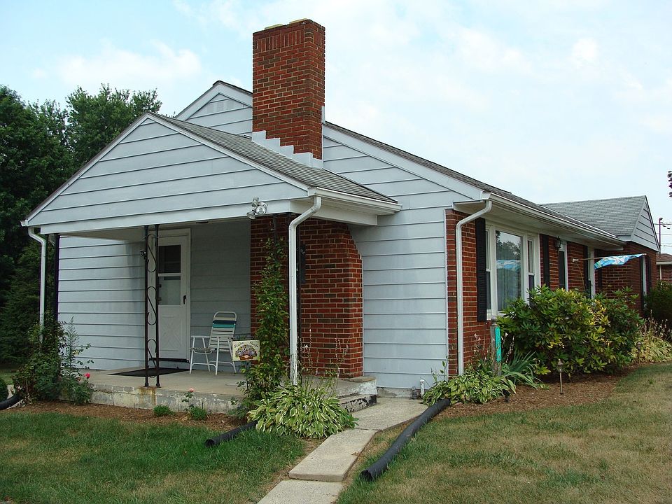 2nd image of 17211 W Washington St