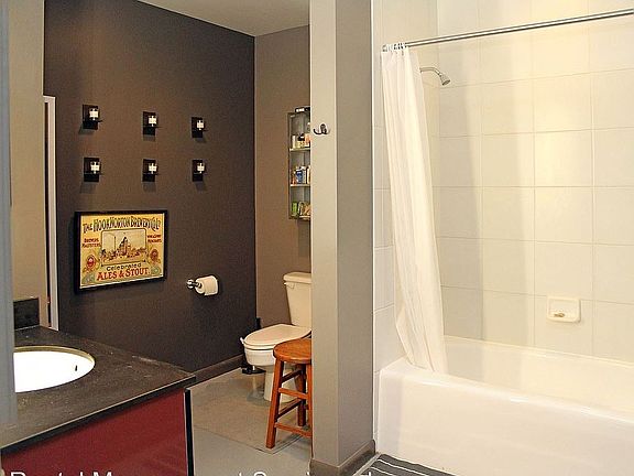 master bath w/washer & dryer