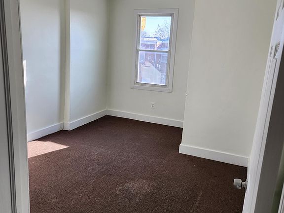 3rd image of 1906 W Godfrey Ave