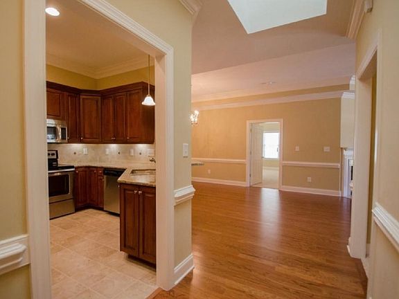 3rd image of 2631 Lockwood Rd Unit 202