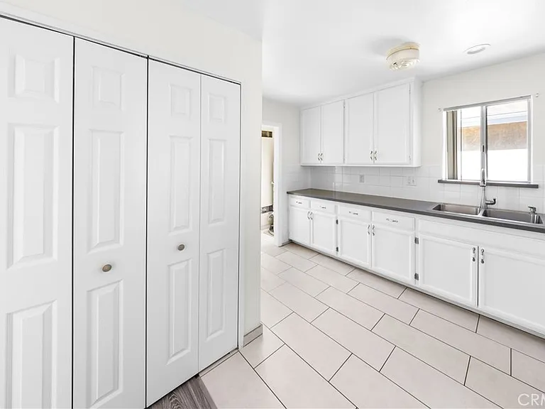 10225 Fernglen Ave #1/2 — Photo 11