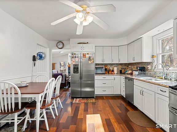 3rd image of 290 Tanglewood Circle