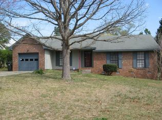 6844 Woodmark Dr, Fayetteville, NC 28314