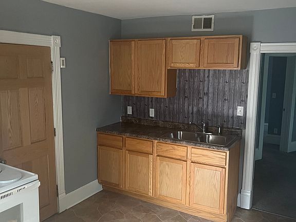 5th image of 4615 Colfax Ave N #2