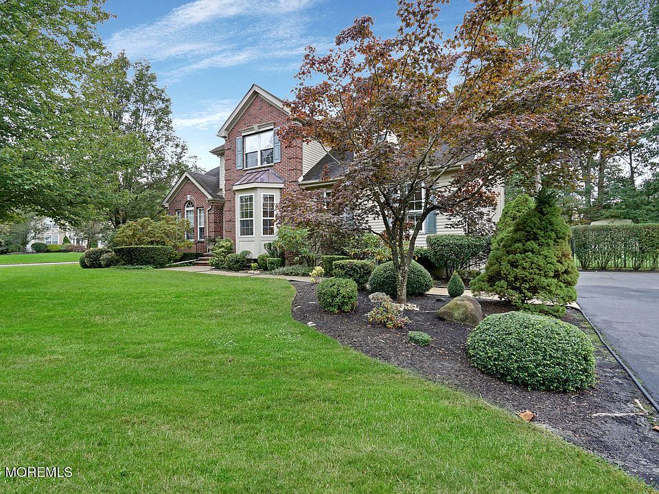 1st image of 9 Olena Dr