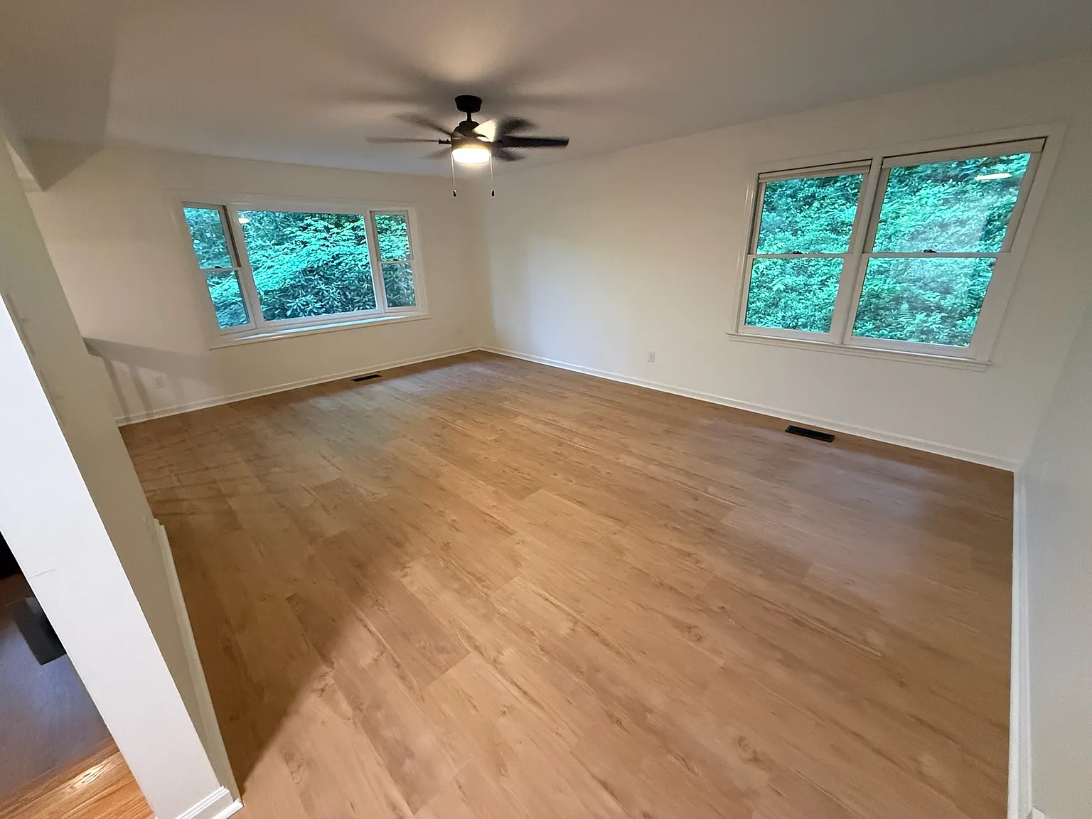 3 bed, 2.5 bath, 1900 sqft, $3,200 — Photo 4
