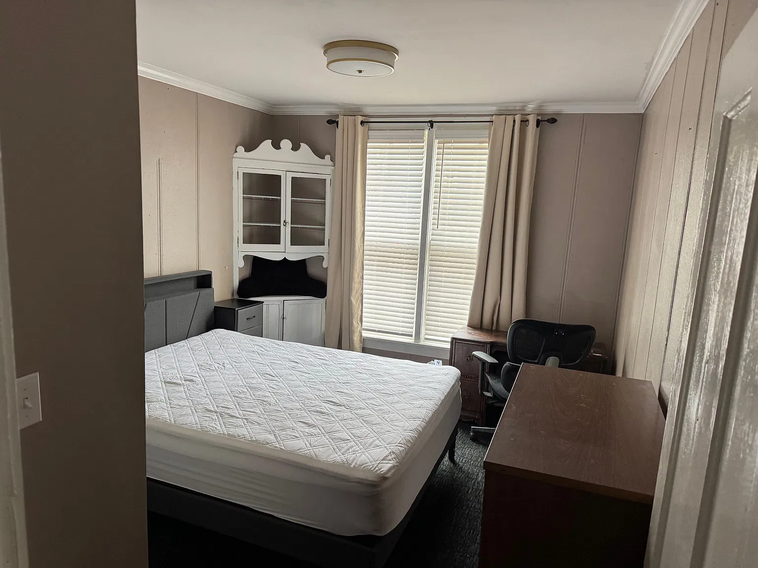 136 w 7th rooms for rent — Photo 3