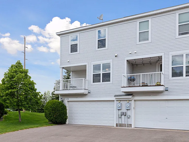15130 Fanning Dr N #1 — Photo 34