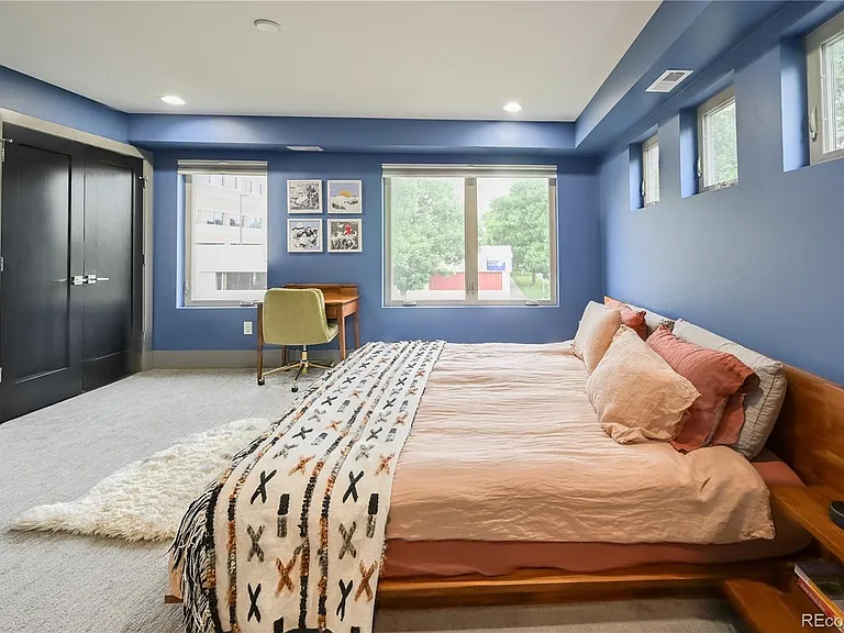 2070 N High St — Photo 15