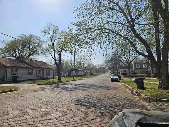 5th image of 408 W Linden Ave