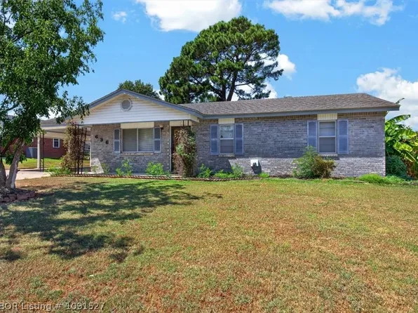636 Angela Cir, Barling, AR 72923