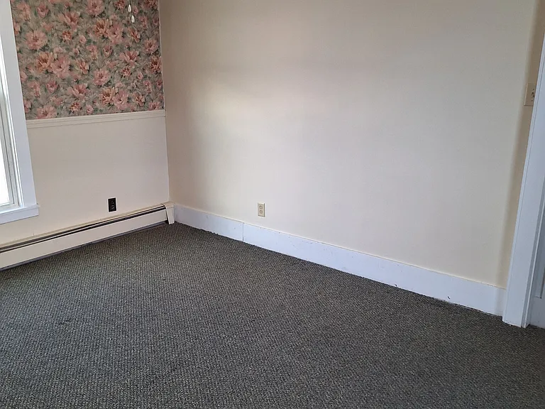 121 Pleasant St #4 — Photo 16