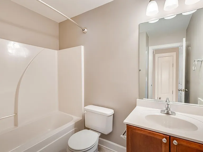 3200 Long Blvd #2 — Photo 32