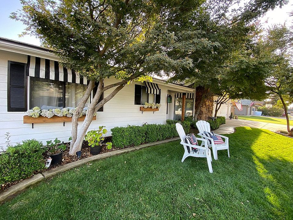 2nd image of 2276 Ellery Ave