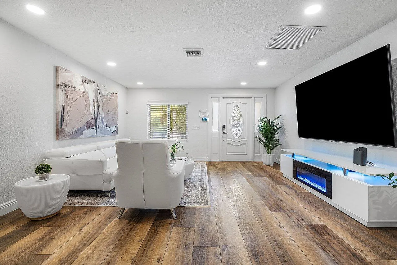 3 bed, 2.0 bath, 1824 sqft, $5,500 — Photo 4