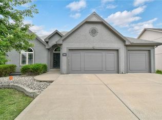 10424 N Cypress Ave, Kansas City, MO 64156