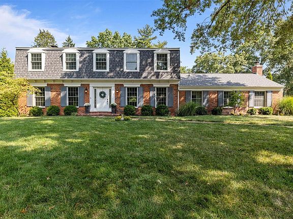 2nd image of 310 Conway Lake Dr