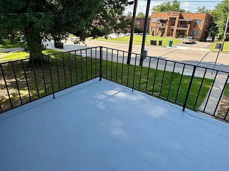 2798 Queen City Ave — Photo 4