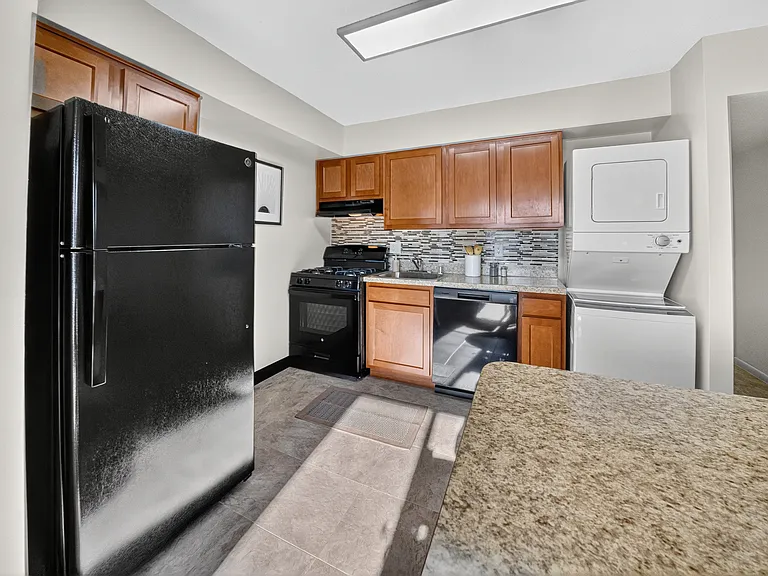 Brinkley House Apartments — Photo 10