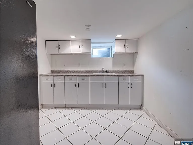 33 Fournier Cres — Photo 16