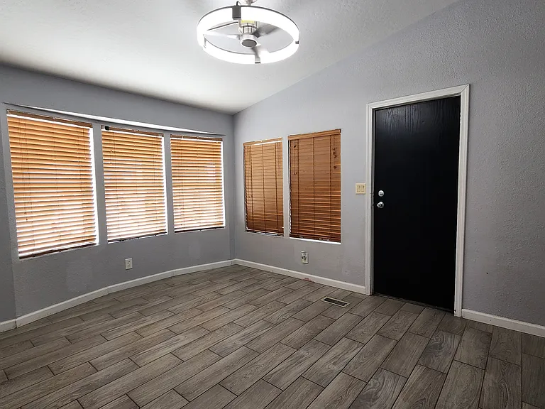 9647 S 30th Dr — Photo 11