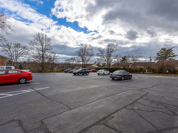 3rd image of 1036 Armstrong Mill Rd APT B