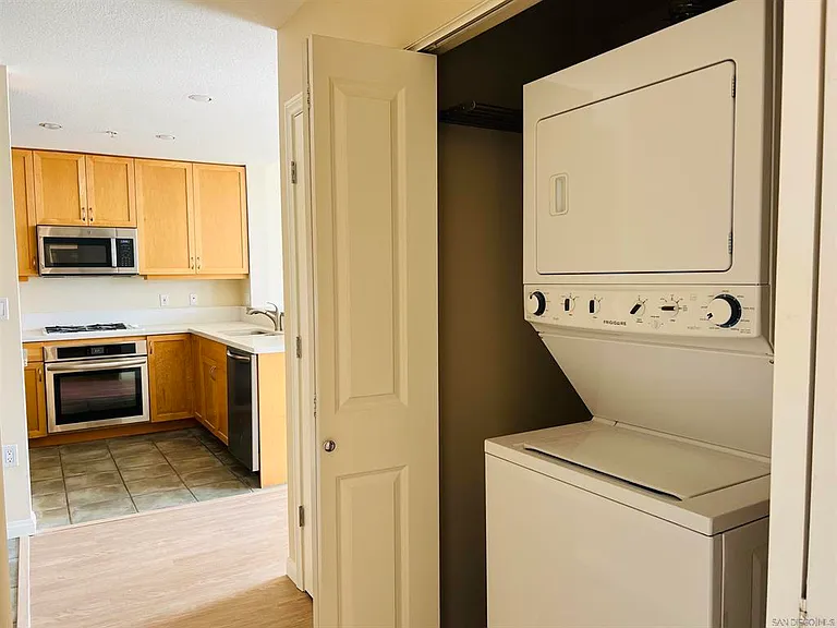 850 Beech St #704 — Photo 16