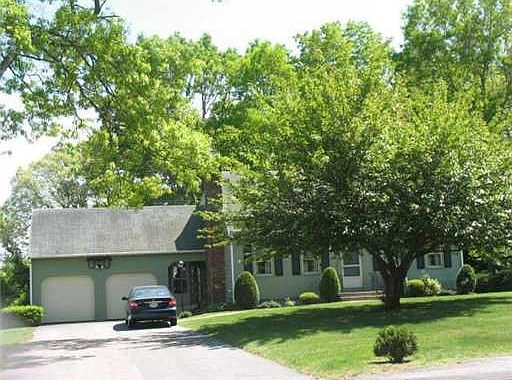 1st image of 14 Wisteria Dr
