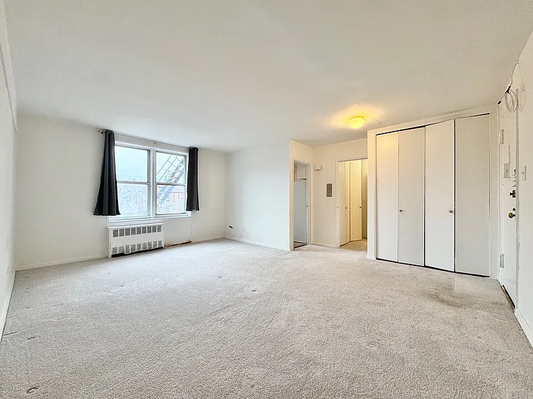 142-27 Barclay Ave #6B — Photo 1