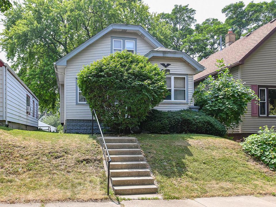 1st image of 1901 E Hillcrest AVENUE