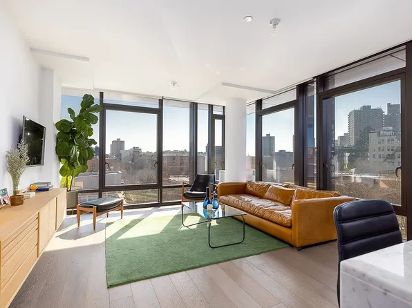 429 Kent Ave #811, Brooklyn, NY 11249