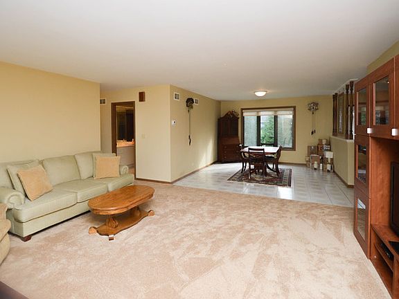 3rd image of 11533 Alpine Ave