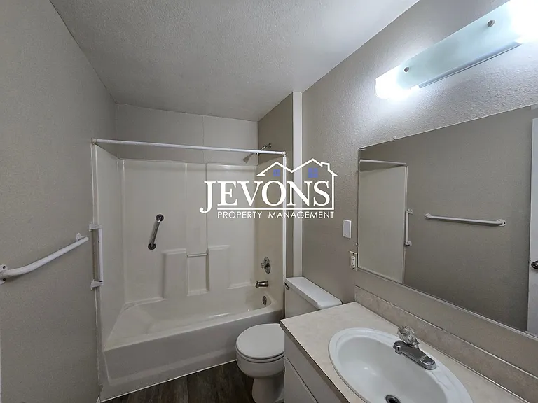 406 S 60th Ave #B — Photo 9