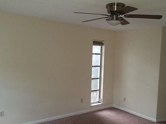 3rd image of 832 Winding Oaks Dr