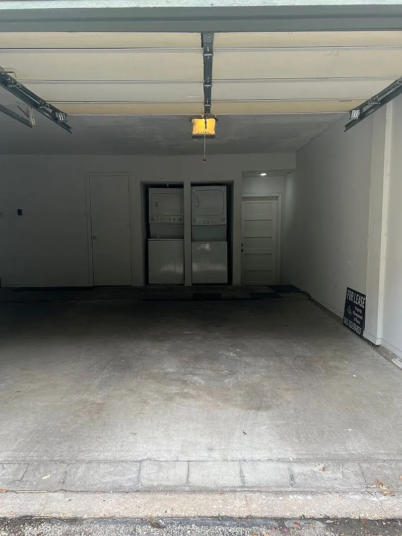Building Photo - 2612 San Pedro St #117