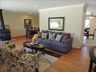 4th image of 26700 Fairview Ave